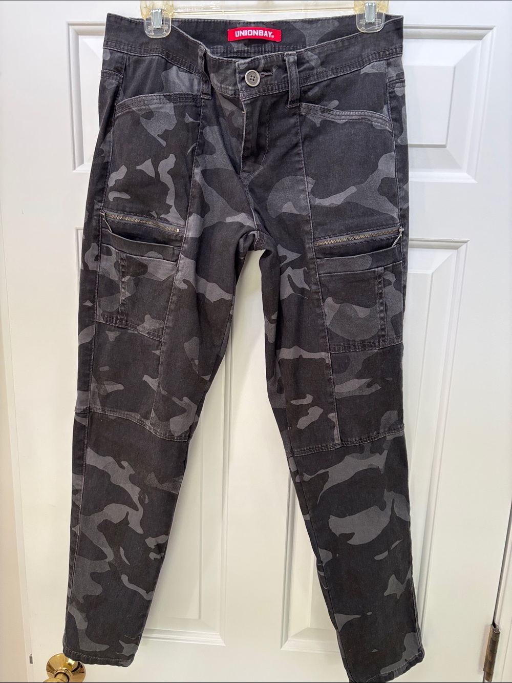 UNIONBAY Gray & Black Camo Utility Cargo Pants Size 7